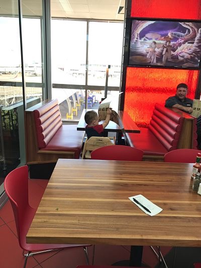 kid left alone in restaurant